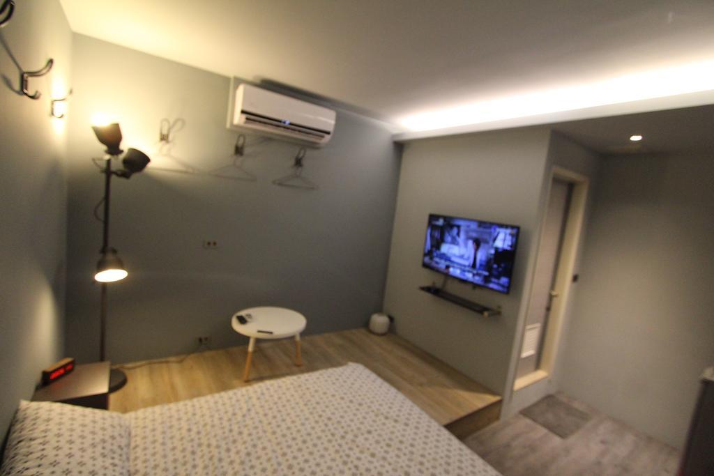 Midtown Retreat Apartment Taipei Bagian luar foto